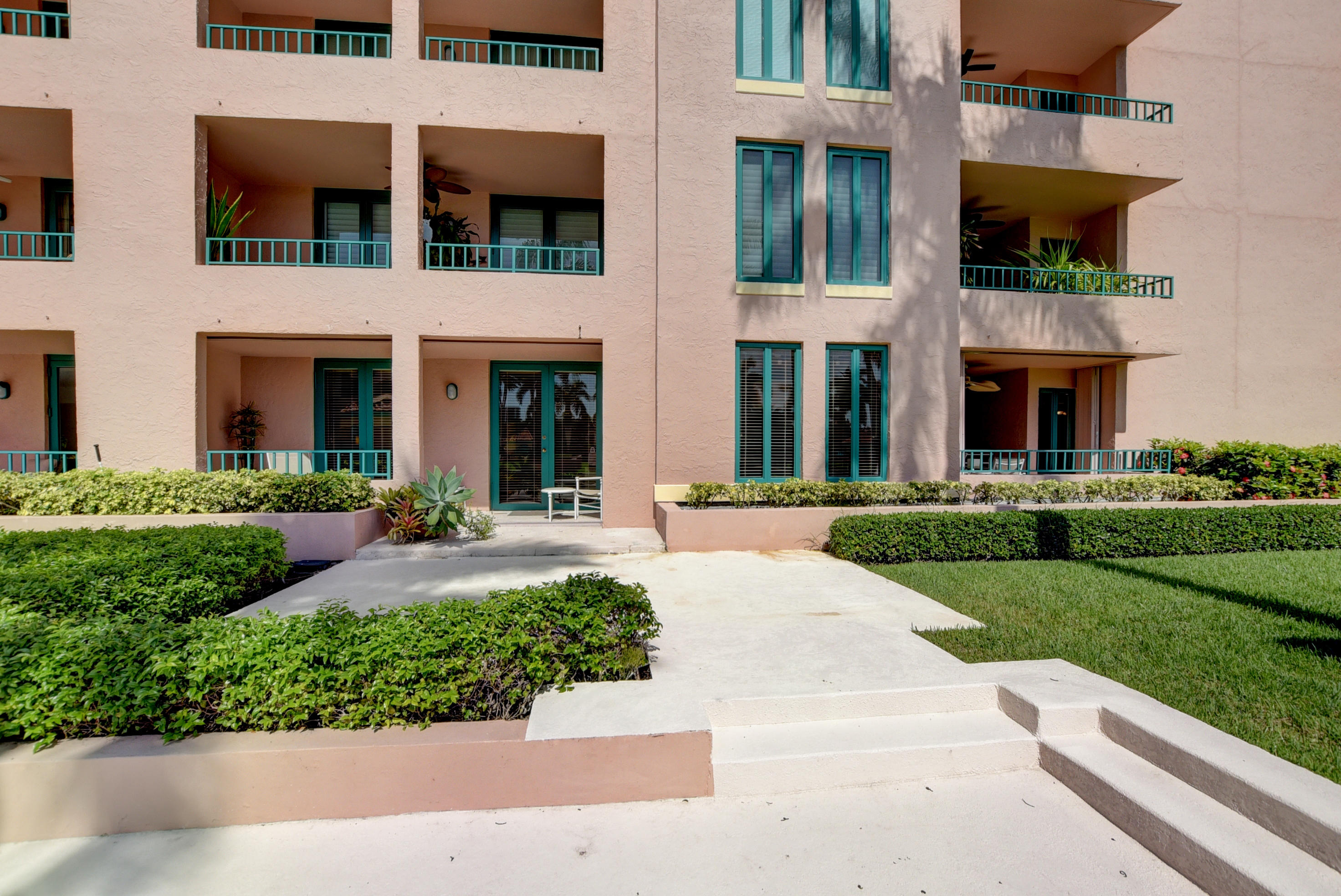 140 Southeast 5th Avenue, Unit 239 Boca Raton, FL 33432 - Photo 36 of 68 Back of Condo