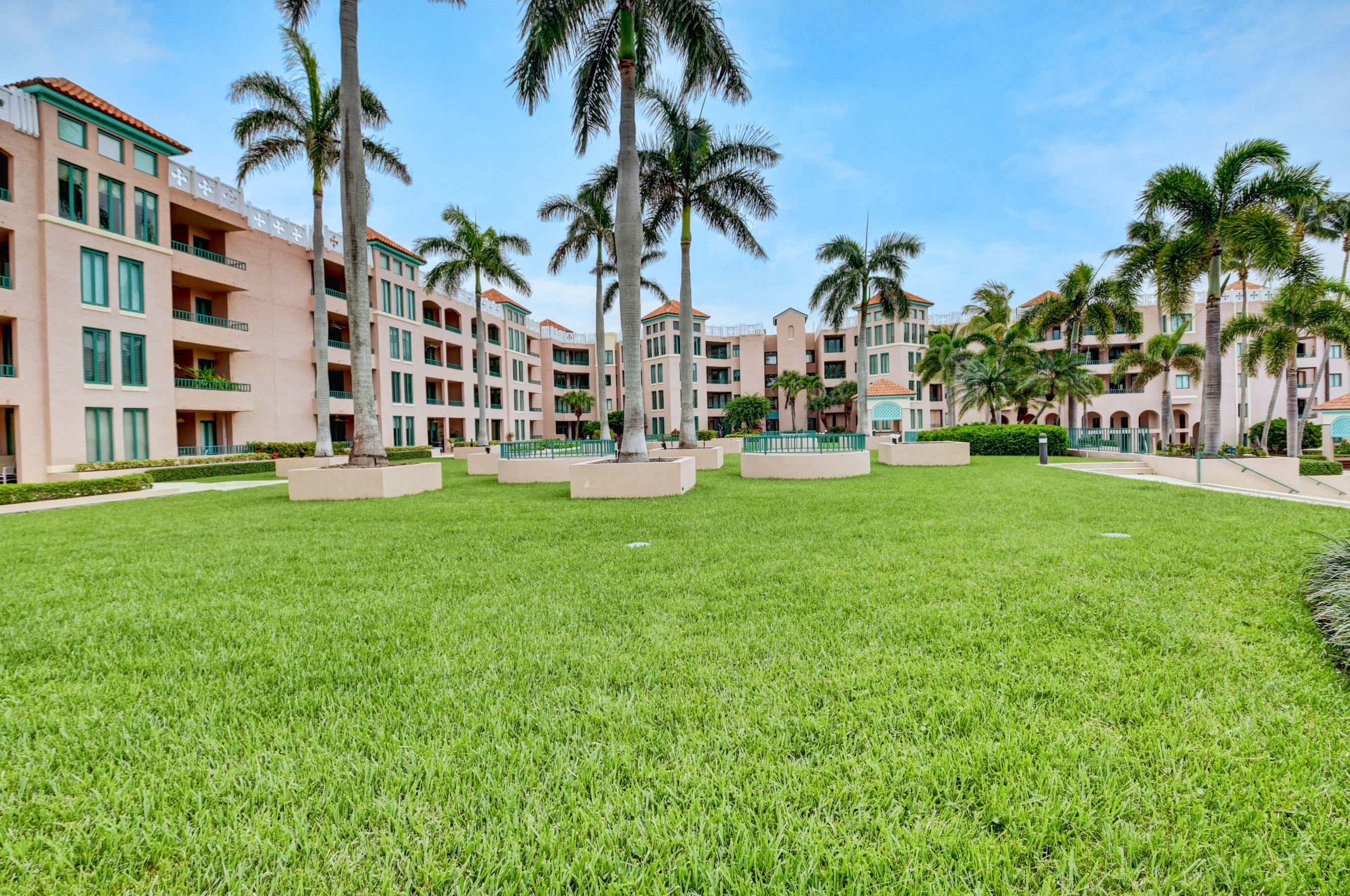 140 Southeast 5th Avenue, Unit 239 Boca Raton, FL 33432 - Photo 59 of 68 Mizner Court Courtyard Area