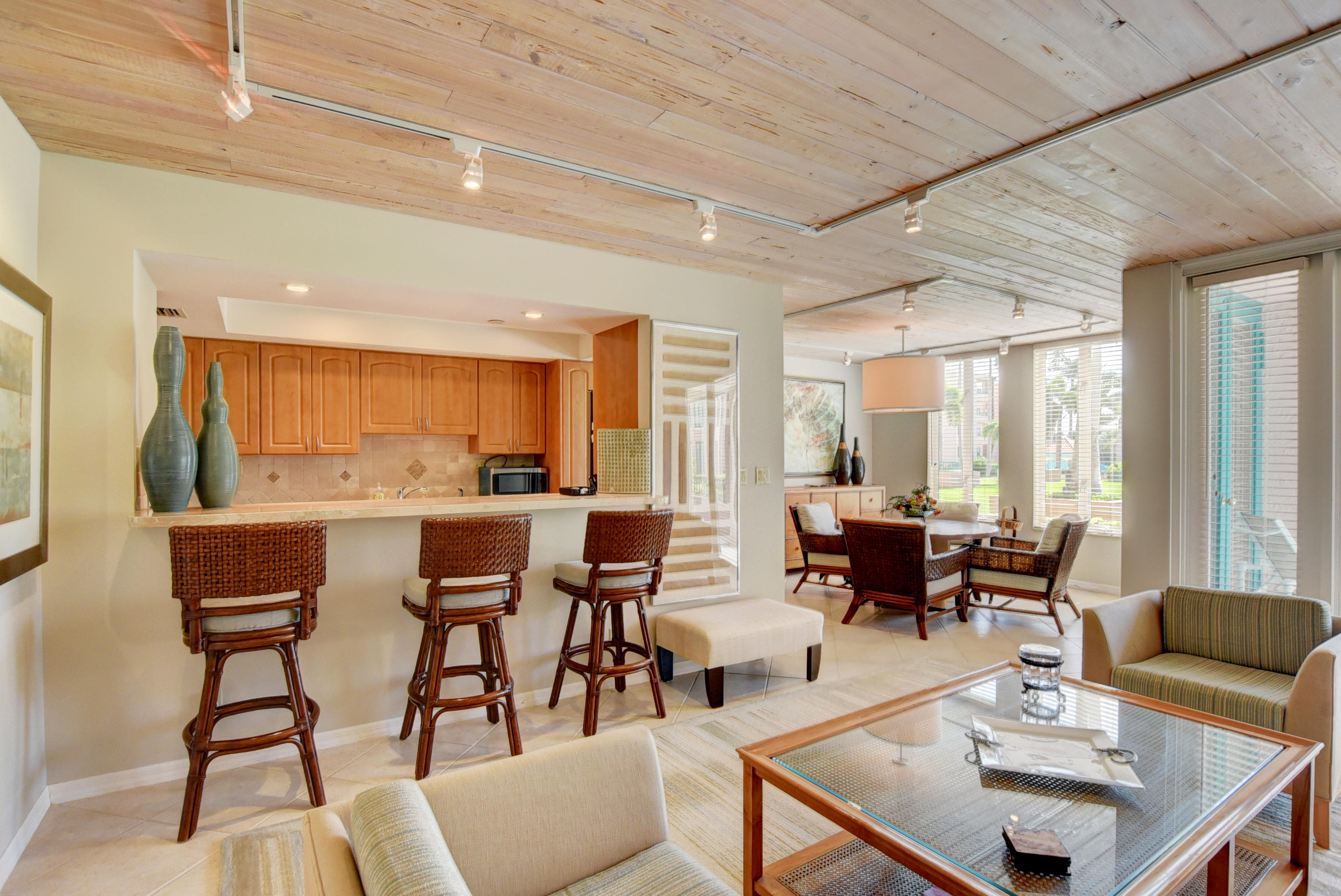 140 Southeast 5th Avenue, Unit 239 Boca Raton, FL 33432 - Photo 6 of 68 Breakfast Bar