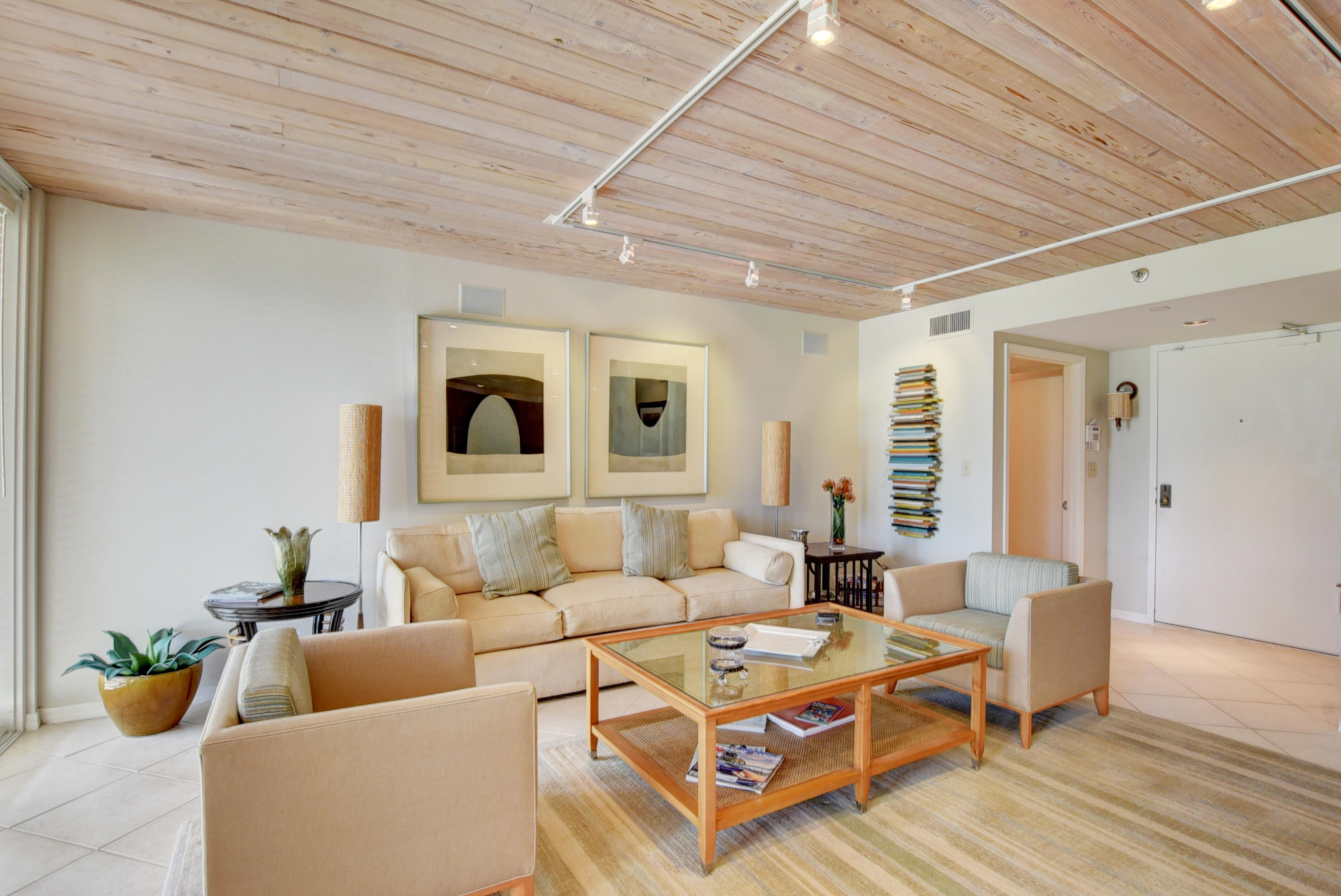 140 Southeast 5th Avenue, Unit 239 Boca Raton, FL 33432 - Photo 8 of 68 Living Area