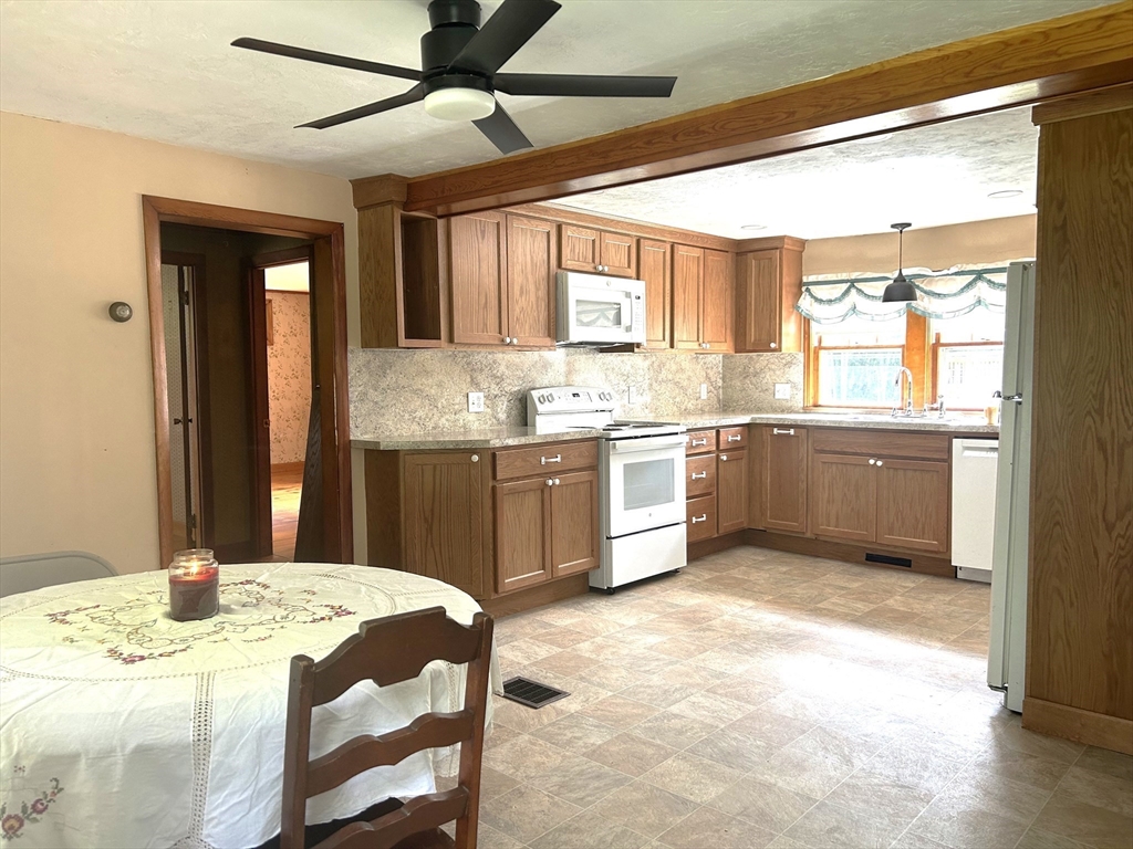 61 Carruth Road Templeton, MA 01468 - Photo 10 of 31