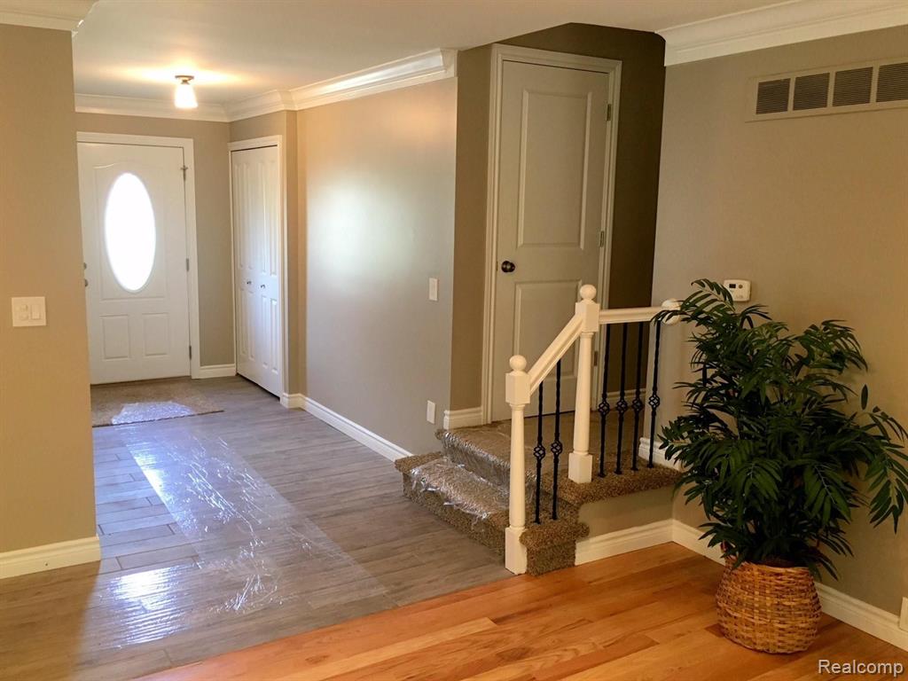 33441 Old Timber Road Farmington, MI 48331 - Photo 17 of 32