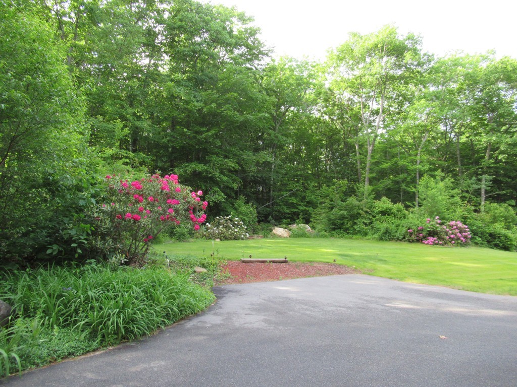 12 Rollingwoods Road Hubbardston, MA 01452 - Photo 4 of 29 Gallery Image 4
