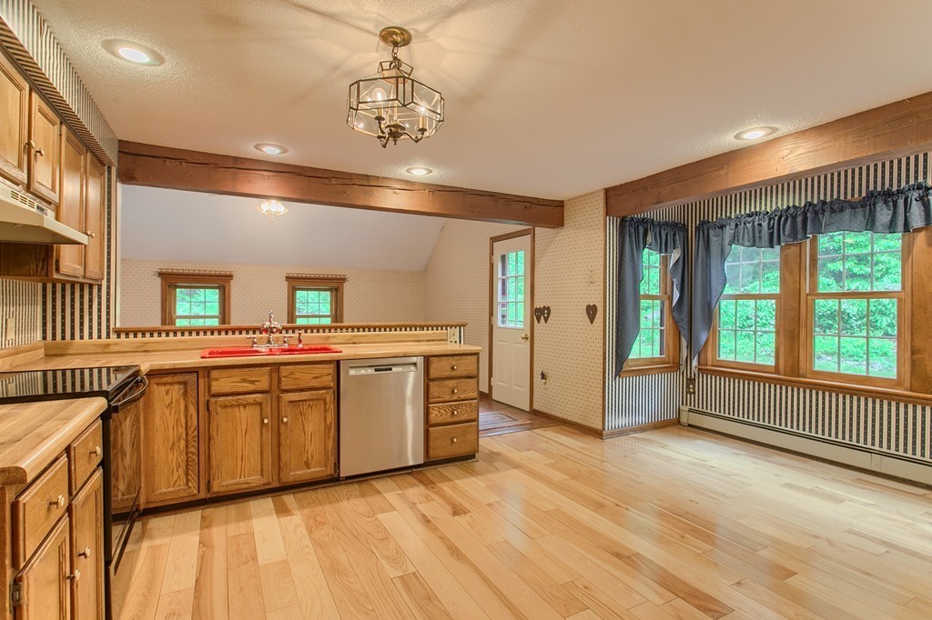 12 Rollingwoods Road Hubbardston, MA 01452 - Photo 7 of 29 Gallery Image 7
