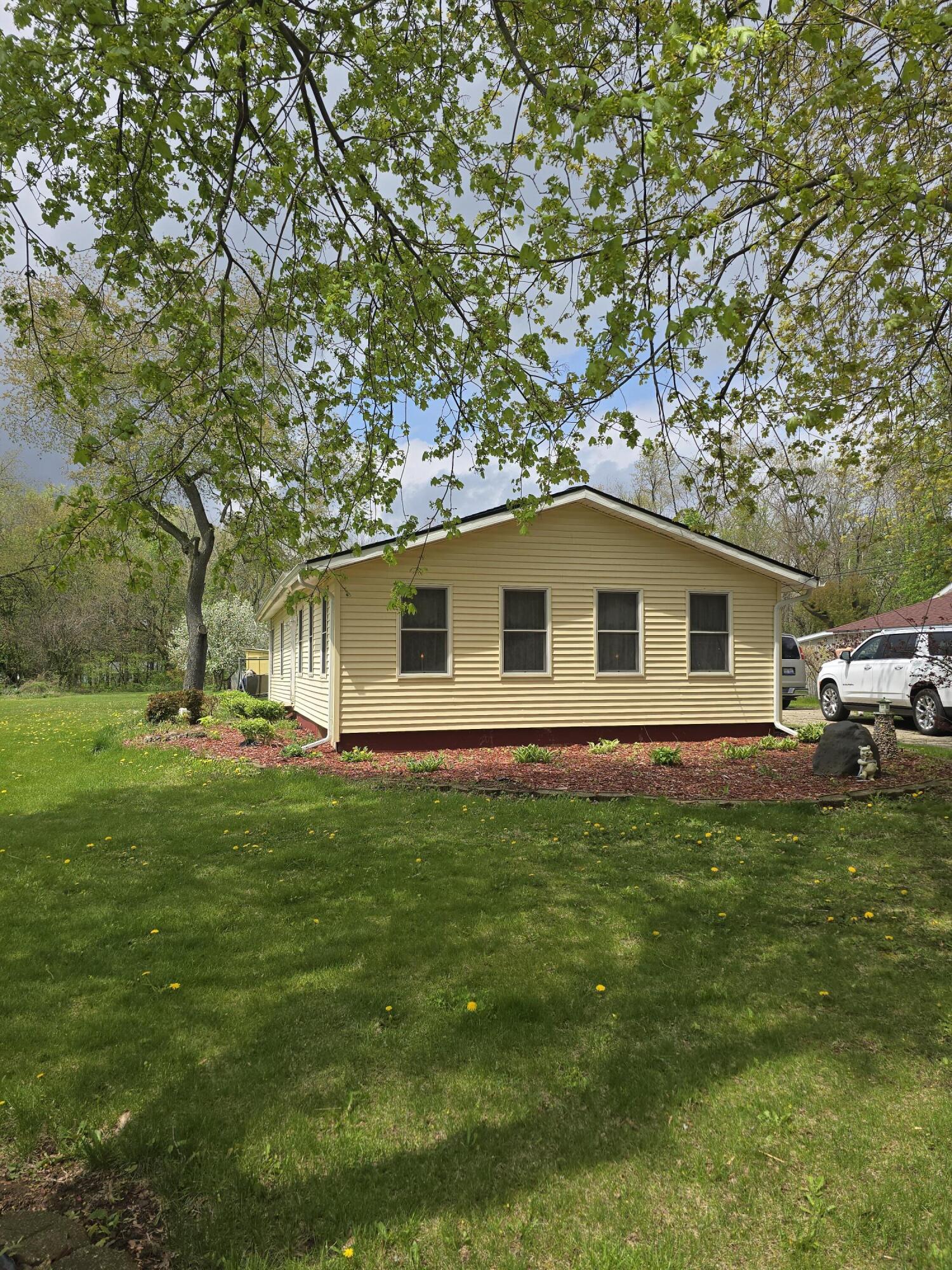 69834 Sunnyfield Road Sturgis, MI 49091 - Photo 2 of 19 1000035877