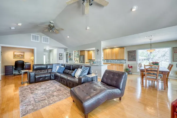 $1,475,000 | 713 Ellen Williams Loop, Kingsland, TX 78639