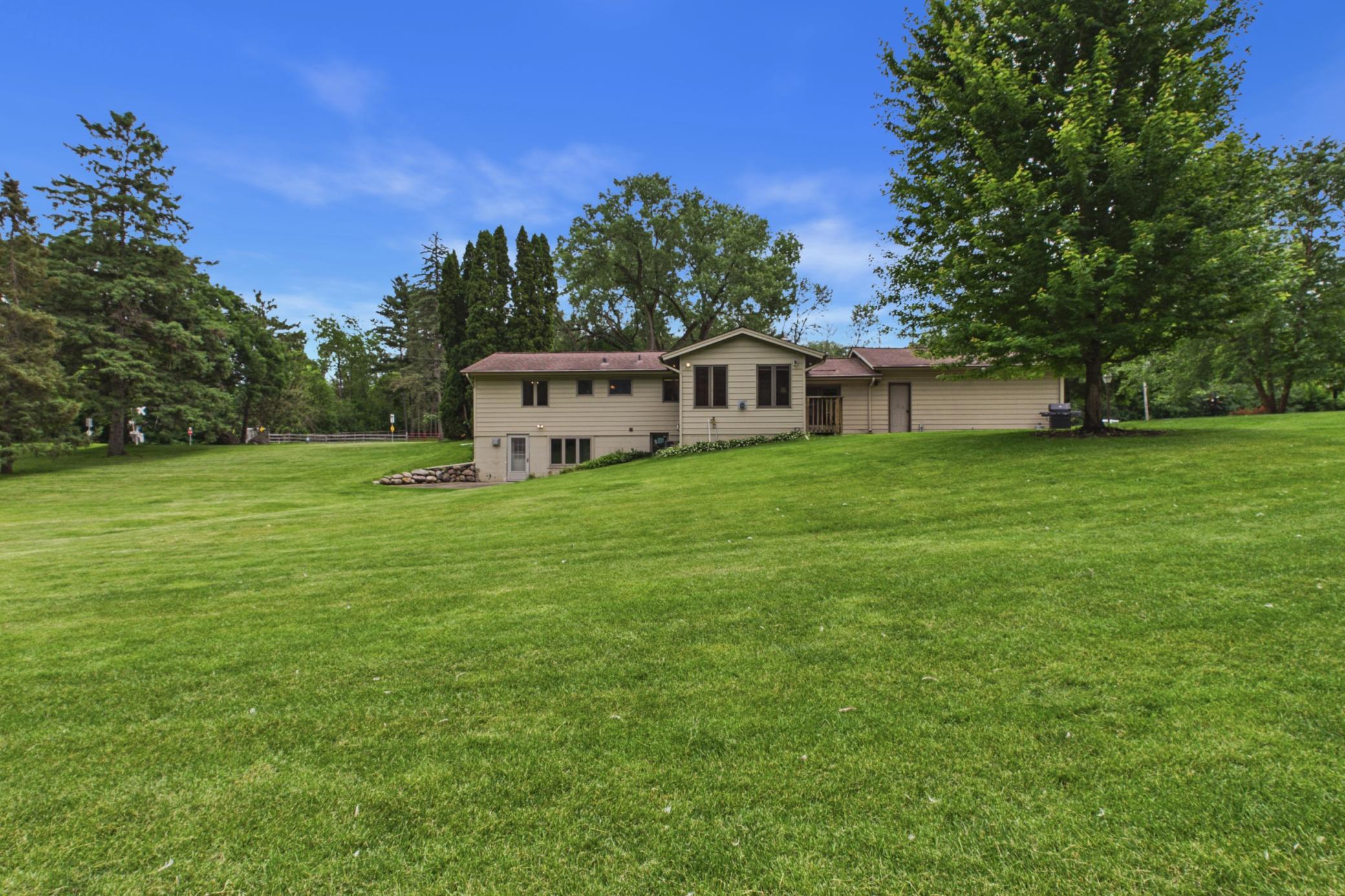 2918 Oakland Road Hopkins, MN 55305 - Photo 29 of 32