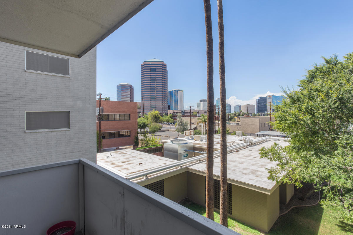 349 East Thomas Road, Unit 307 Phoenix, AZ 85012 - Photo 1 of 14 349_E_Thomas_E307_12