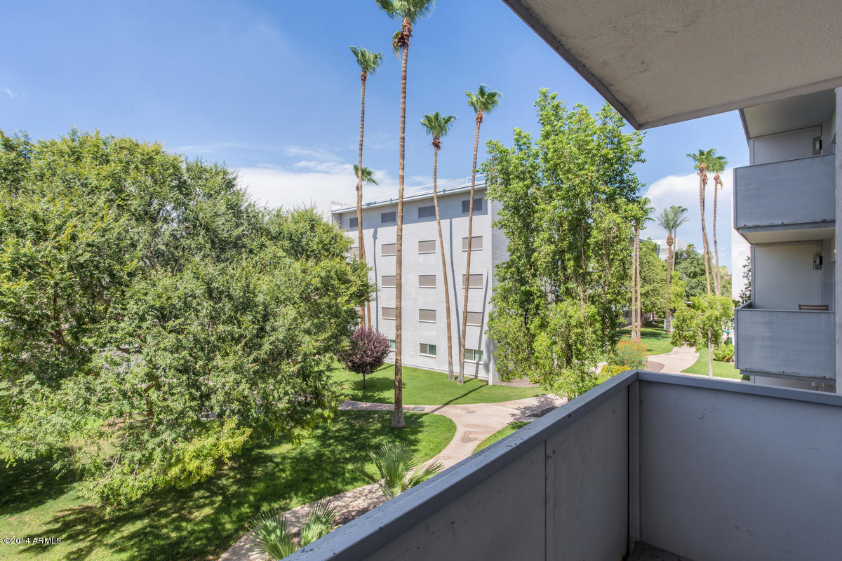 349 East Thomas Road, Unit 307 Phoenix, AZ 85012 - Photo 2 of 14 349_E_Thomas_E307_13