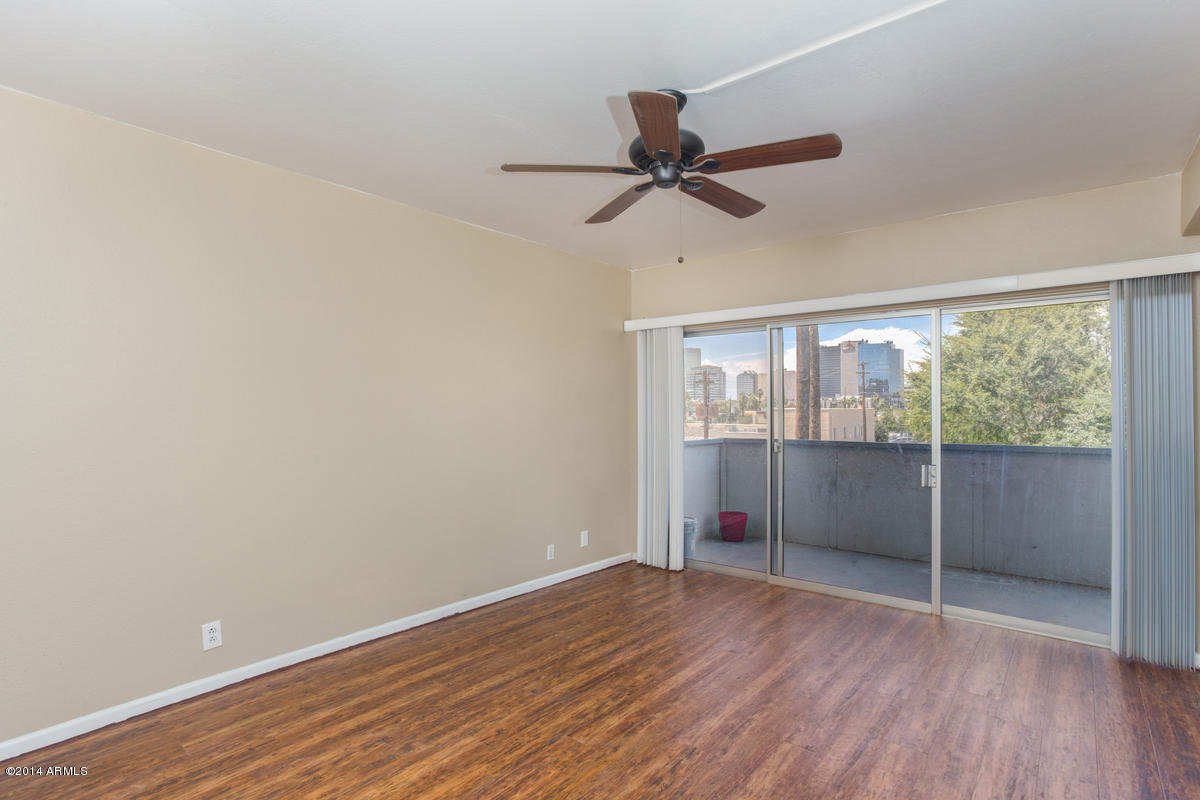 349 East Thomas Road, Unit 307 Phoenix, AZ 85012 - Photo 6 of 14 349_E_Thomas_E307_05