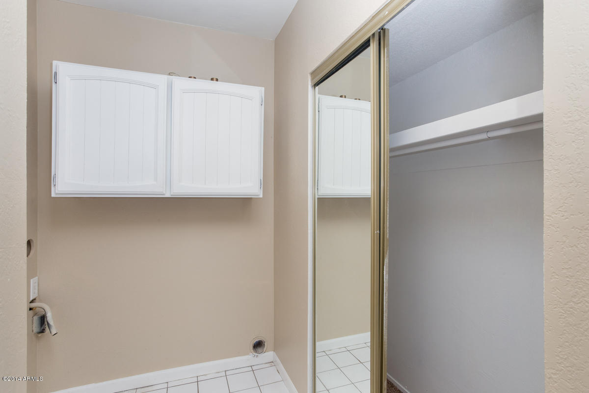 349 East Thomas Road, Unit 307 Phoenix, AZ 85012 - Photo 10 of 14 349_E_Thomas_E307_09