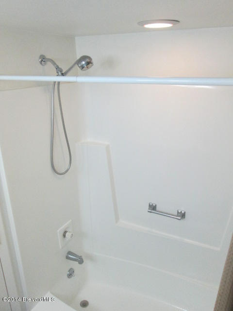 2727 North Wickham Road, Unit 20111 Melbourne, FL 32935 - Photo 14 of 21 11Bath 2 Tub
