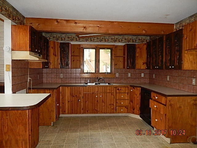 5415 Skeels Road Holton, MI 49425 - Photo 4 of 18 5415 Skeels kitchen