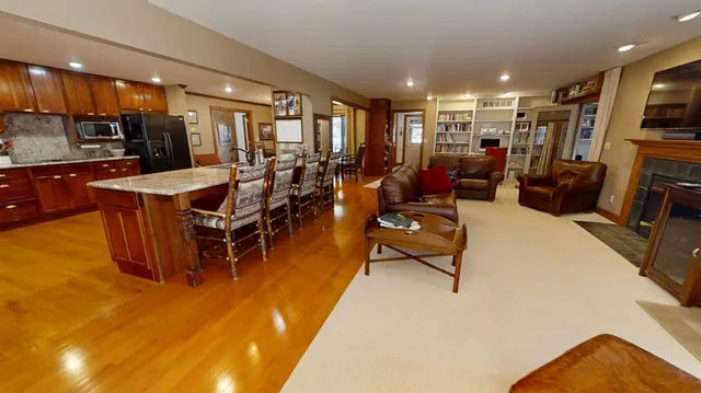 $974,900 | 25162 County Road 900 South, Batesville, IN 47006