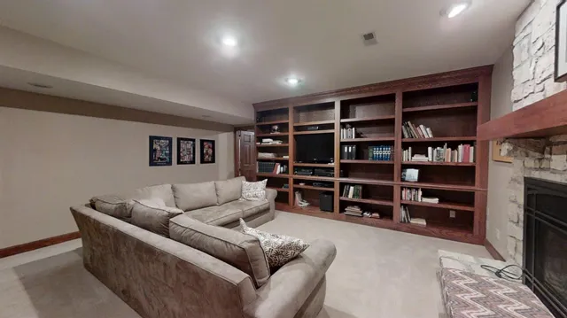 $974,900 | 25162 County Road 900 South, Batesville, IN 47006