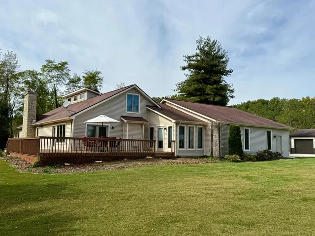 $974,900 | 25162 County Road 900 South, Batesville, IN 47006