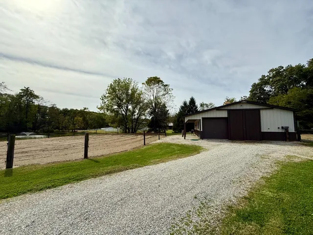 $974,900 | 25162 County Road 900 South, Batesville, IN 47006