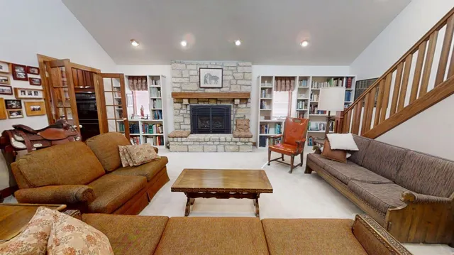 $974,900 | 25162 County Road 900 South, Batesville, IN 47006