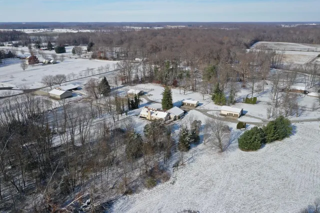 $974,900 | 25162 County Road 900 South, Batesville, IN 47006