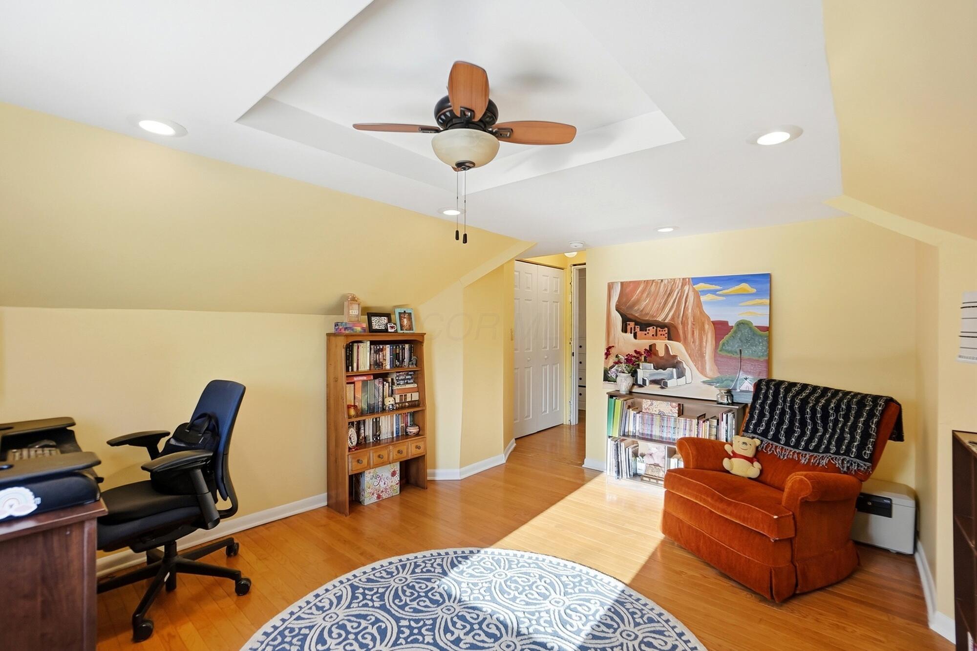 1237 Haddon Road Columbus, OH 43209 - Photo 40 of 64 041