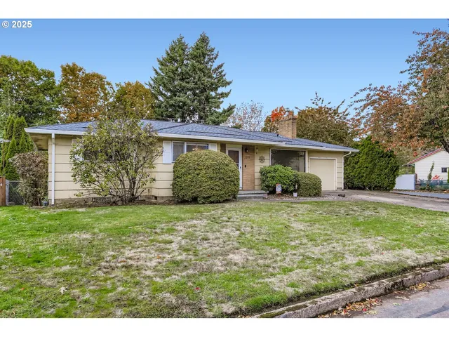 a view of a house with a outdoor space