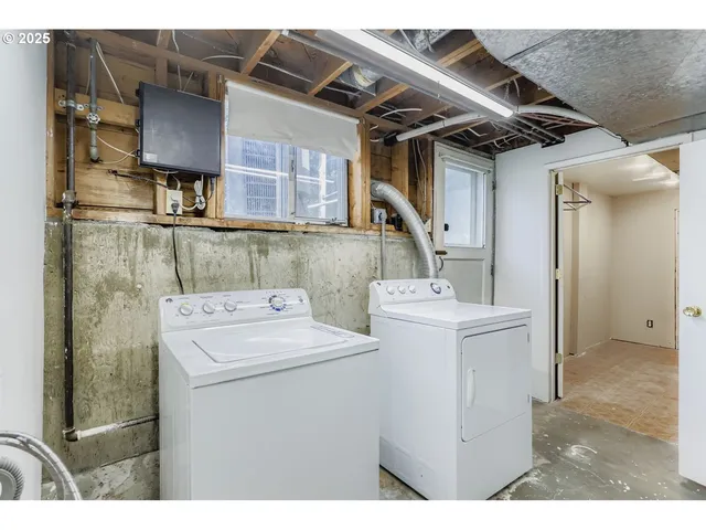 a view of a sink in the back yard