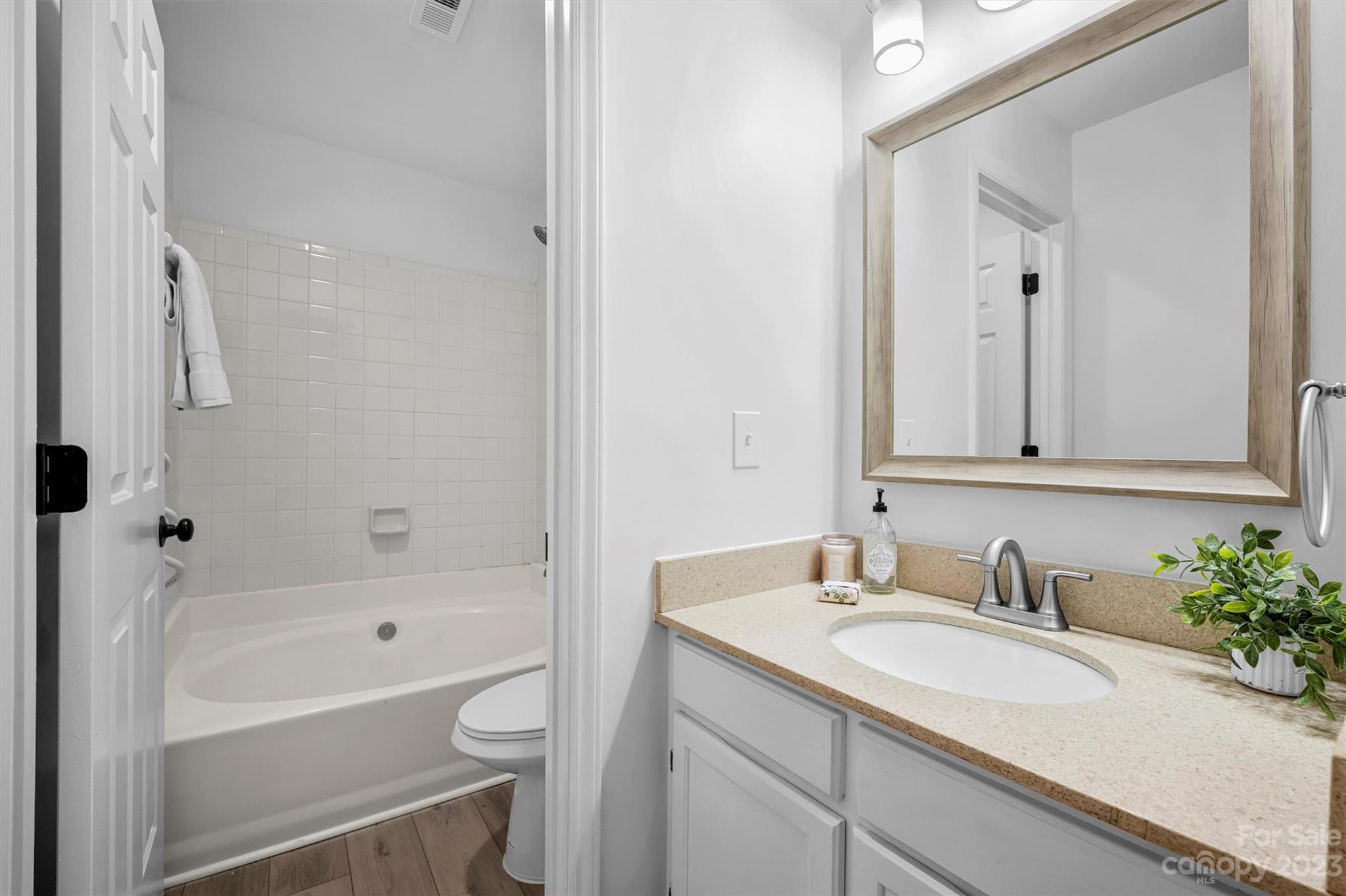 607 Queens Road, Unit A Charlotte, NC 28207 - Photo 23 of 29 Gallery Image 23