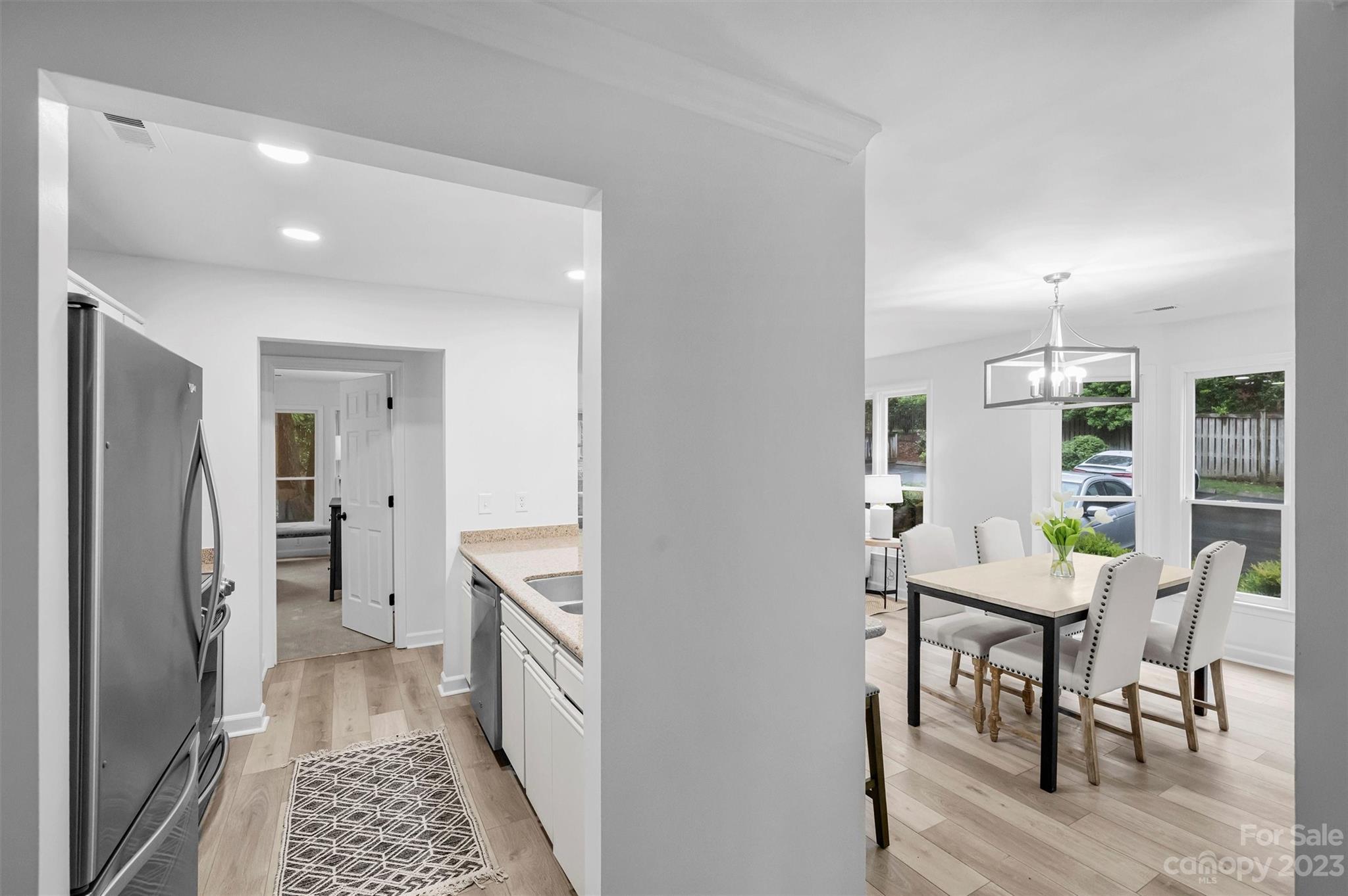 607 Queens Road, Unit A Charlotte, NC 28207 - Photo 4 of 29 Gallery Image 4