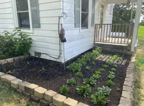 $1,500 | 13N667 Brier Hill Road, Hampshire, IL 60140