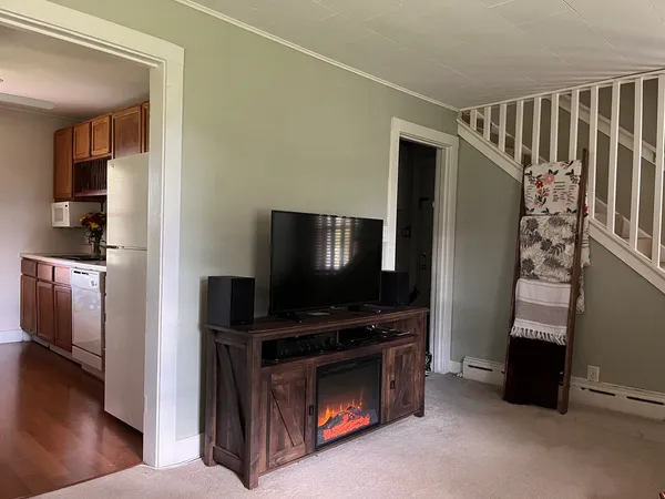 $1,500 | 13N667 Brier Hill Road, Hampshire, IL 60140