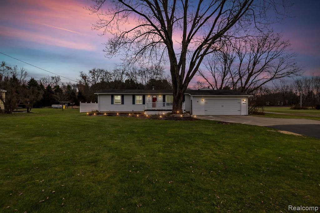 5430 North McKinley Road Flushing, MI 48433 - Photo 2 of 38
