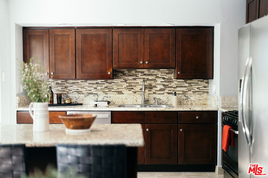 2436 Fairmount Avenue La Crescenta, CA 91214 - Photo 12 of 68