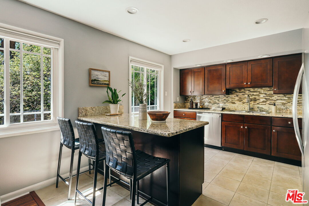 2436 Fairmount Avenue La Crescenta, CA 91214 - Photo 8 of 68