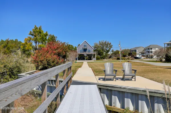 $1,099,000 | 200 Waterway Drive, Sneads Ferry, NC 28460