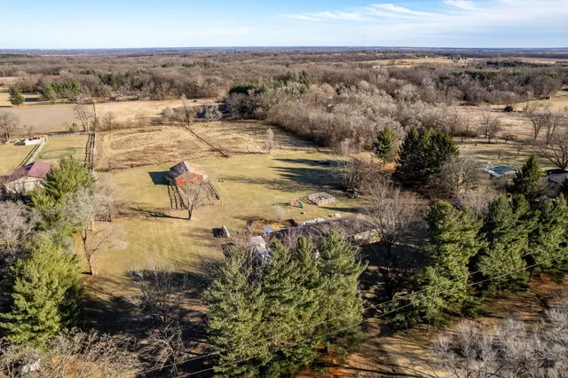 $400,000 | 16285 Cannell Road, Rockton, IL 61072