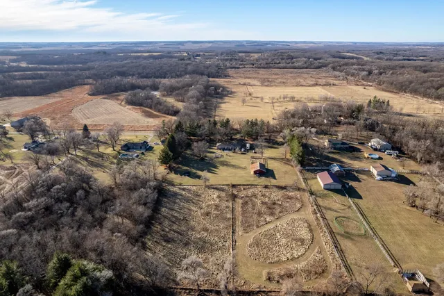 $400,000 | 16285 Cannell Road, Rockton, IL 61072