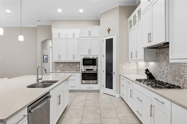 $975,000 | 14715 Fishhawk Preserve Drive, Lithia, FL 33547