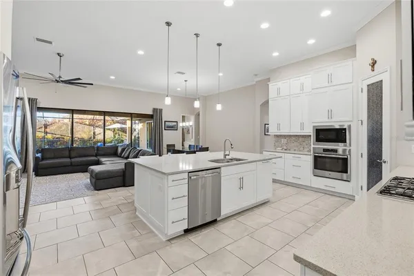 $975,000 | 14715 Fishhawk Preserve Drive, Lithia, FL 33547
