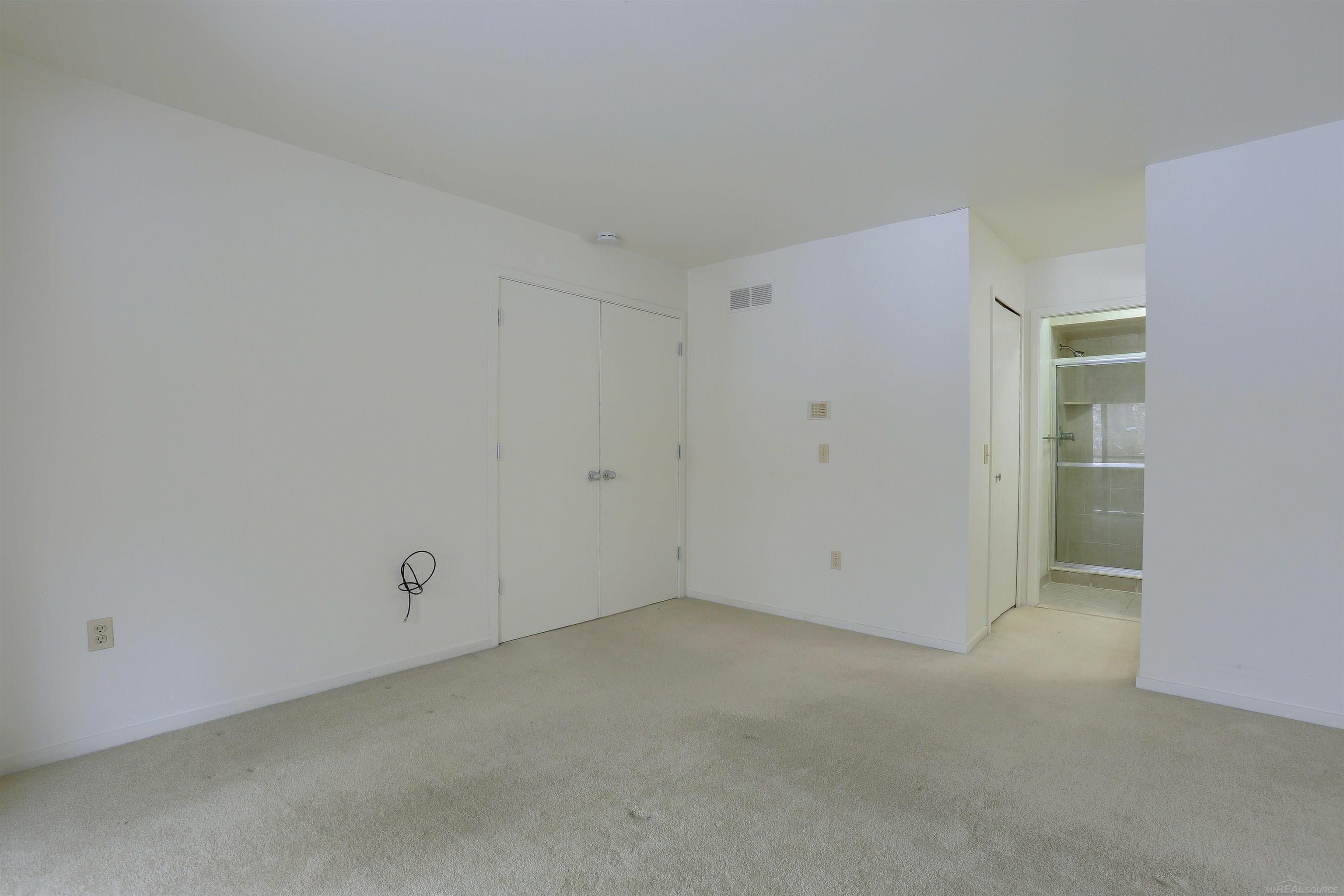 616 Ashley Circle Rochester Hills, MI 48307 - Photo 18 of 37 Gallery Image 18