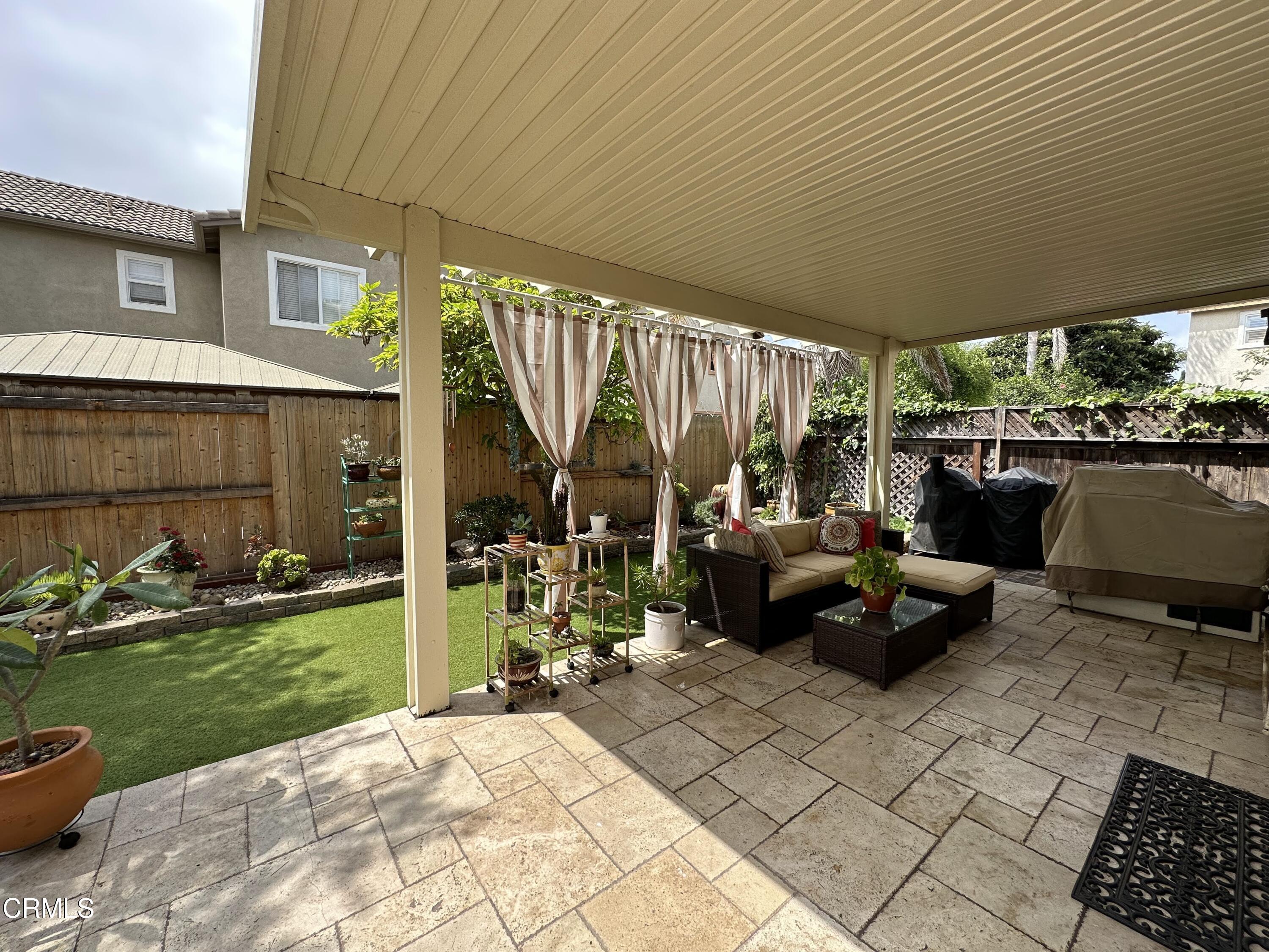 803 Noontide Way Oxnard, CA 93035 - Photo 11 of 26 a living room with furniture