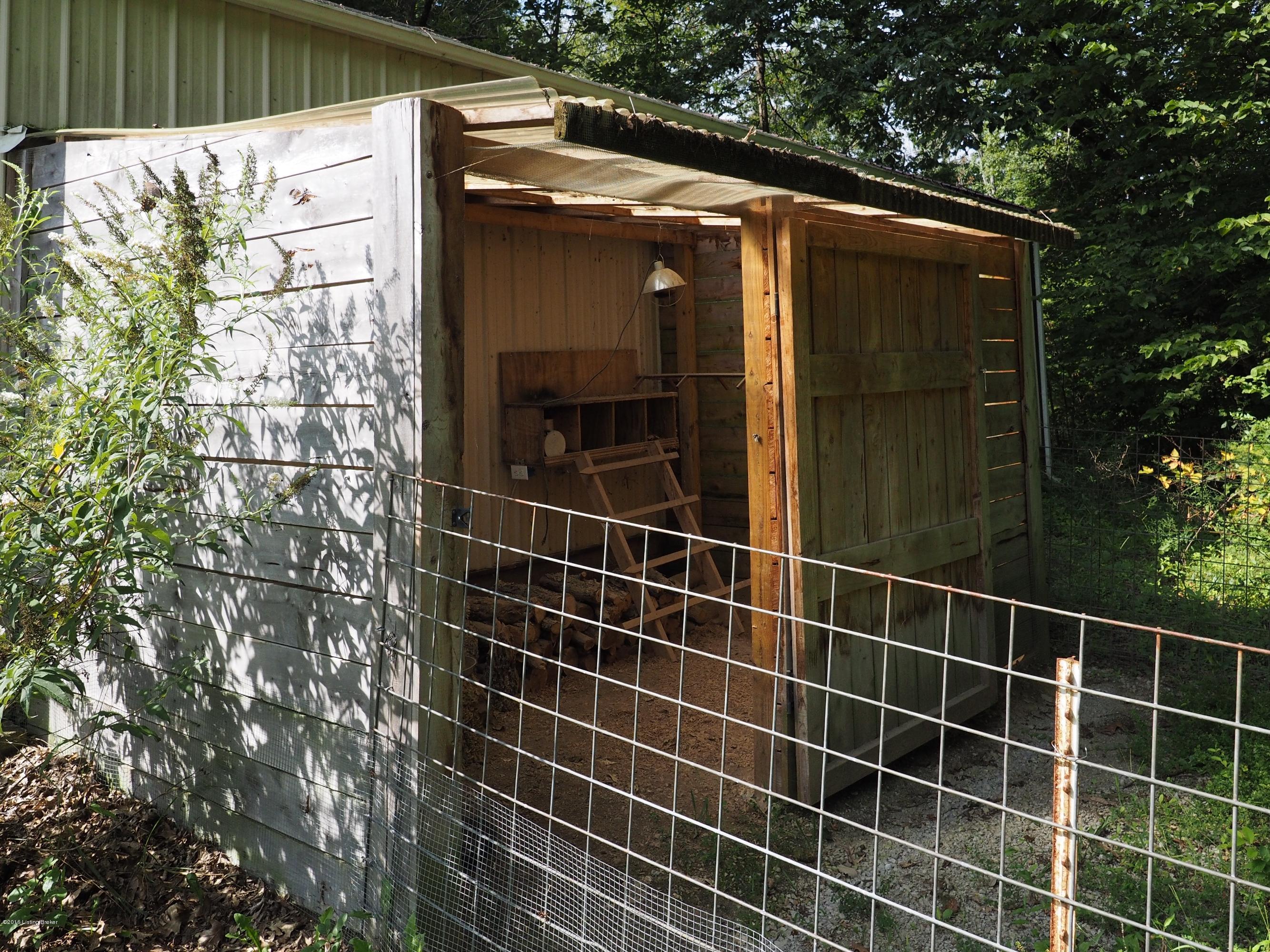 764 Drake Ridge Road Bloomfield, KY 40008 - Photo 22 of 26 chicken coop used as dog pen