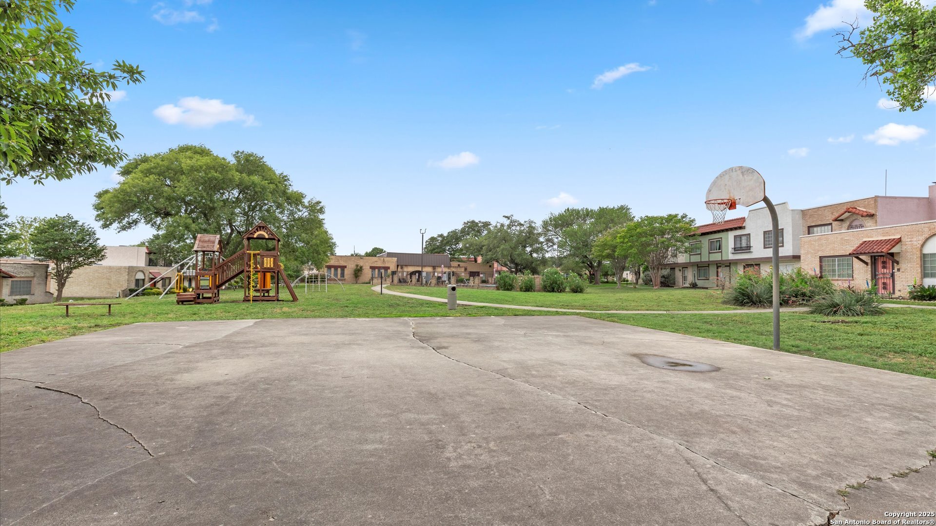 6750 Crown Ridge San Antonio, TX 78239 - Photo 30 of 31 a view of a park