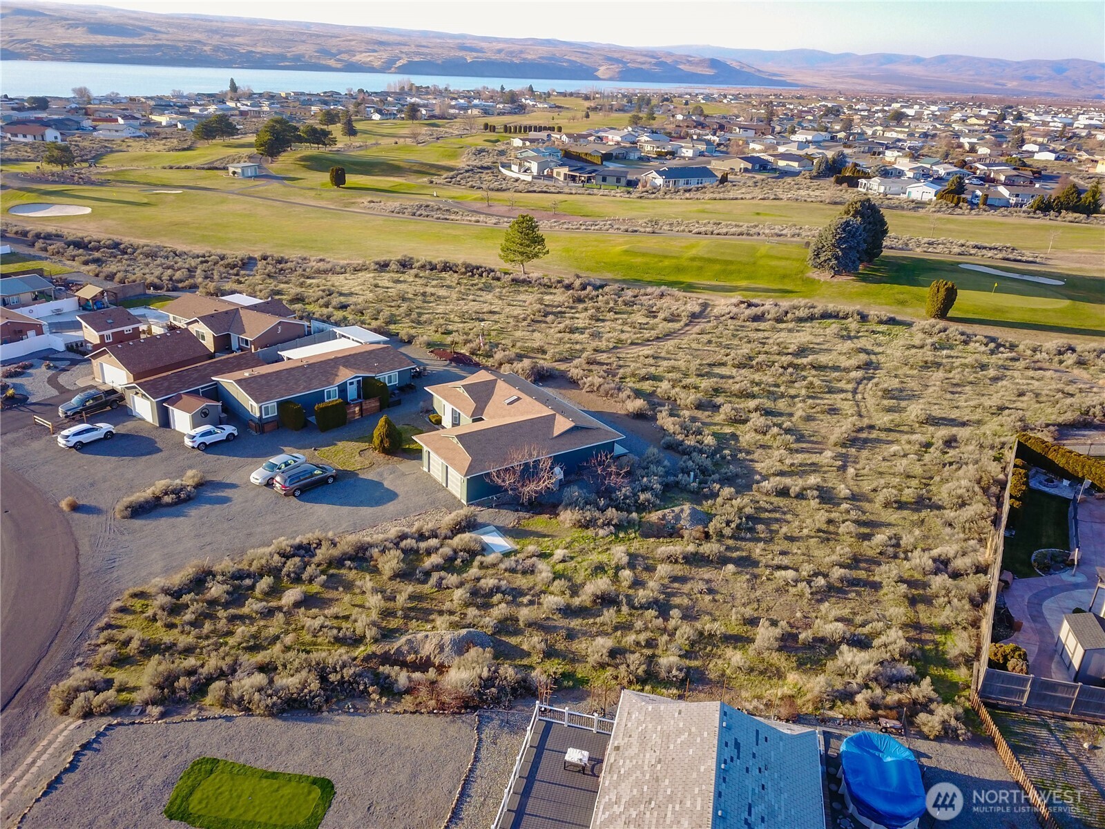 416 Autumn Loop Mattawa, WA 99349 - Photo 12 of 13 a view of a city with ocean view