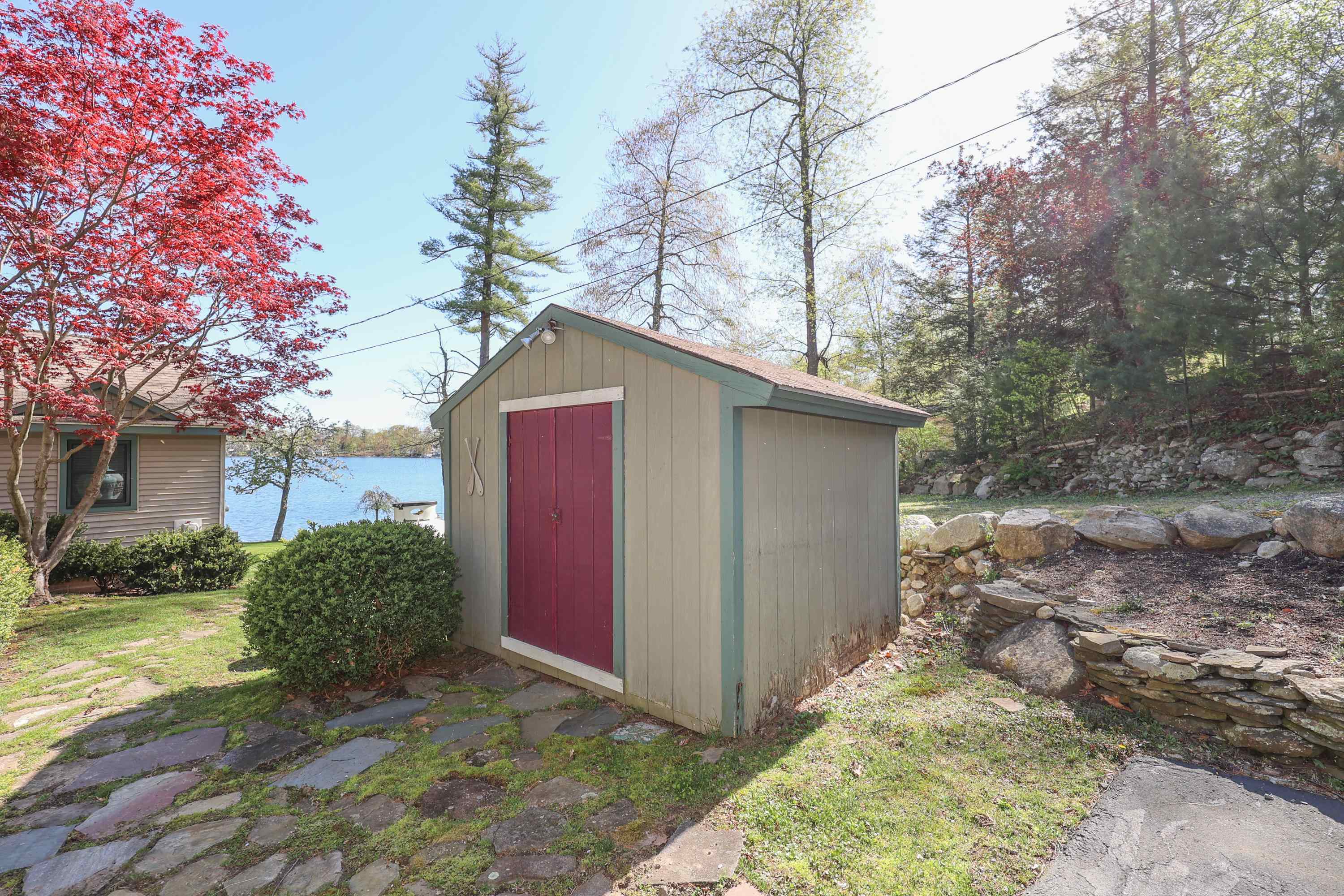 62 South Shore Road Salem, NH 03079 - Photo 31 of 37