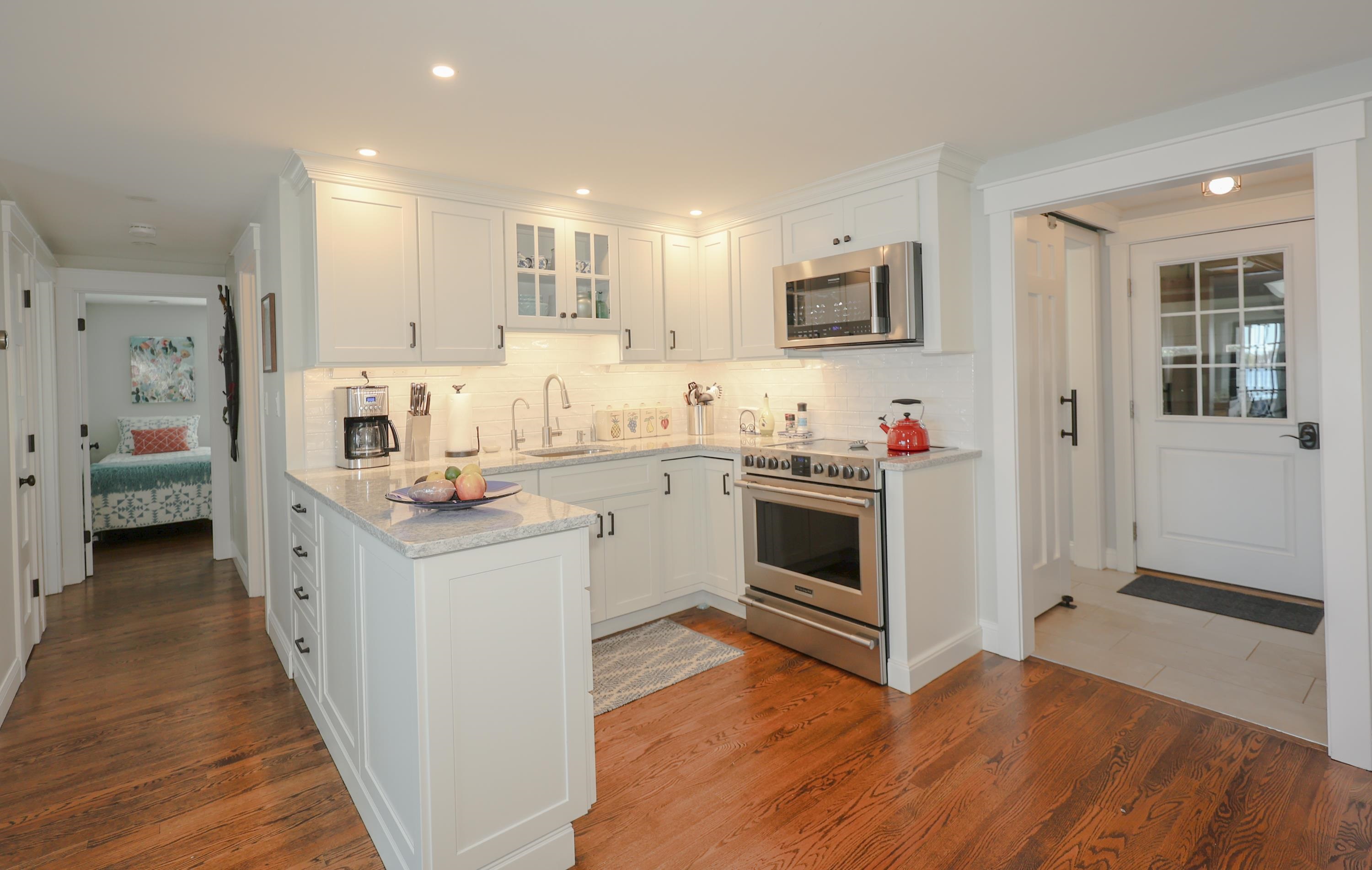 62 South Shore Road Salem, NH 03079 - Photo 5 of 37