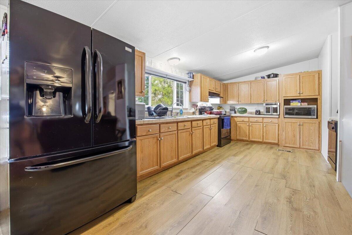 194 Keuka Road Interlachen, FL 32148 - Photo 7 of 22 07-Kitchen