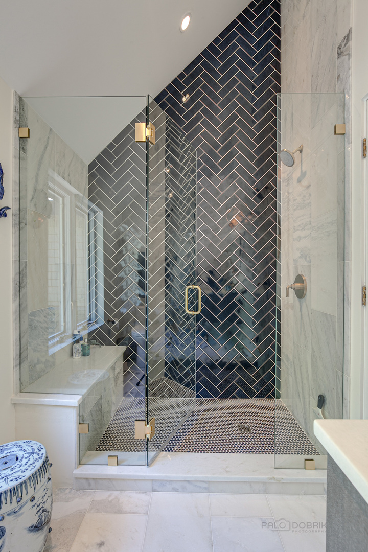 1055 Ringwood Road Lake Forest, IL 60045 - Photo 35 of 59 a bathroom with a bathtub and shower