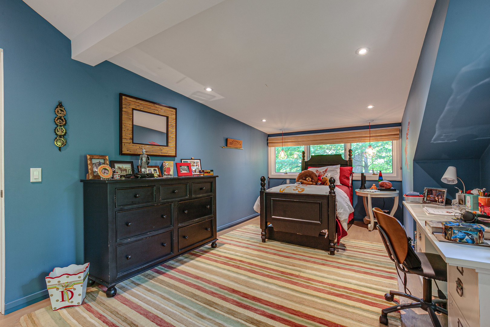 1055 Ringwood Road Lake Forest, IL 60045 - Photo 42 of 59 a bed room with a bed and a mirror