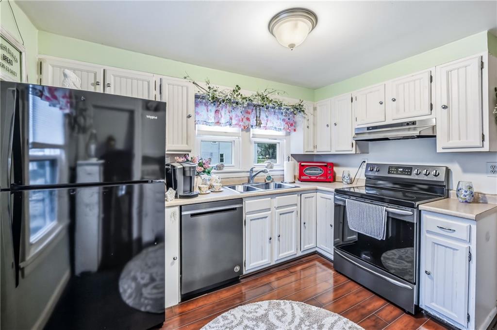 774 Wheatland Road West Middlesex, PA 16159 - Photo 7 of 35 Dishwasher for convenience & ease!