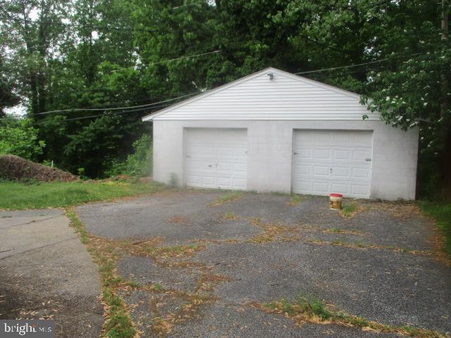 9122 Orbitan Road Baltimore, MD 21234 - Photo 3 of 20 Gallery Image 3